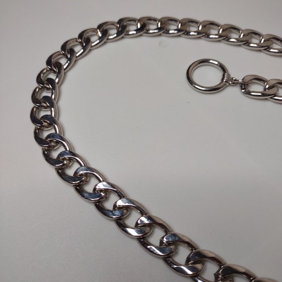 18 Inch Silver Tone Curb Link Chain Necklace With Toggle Clasp - Picture 7 of 8